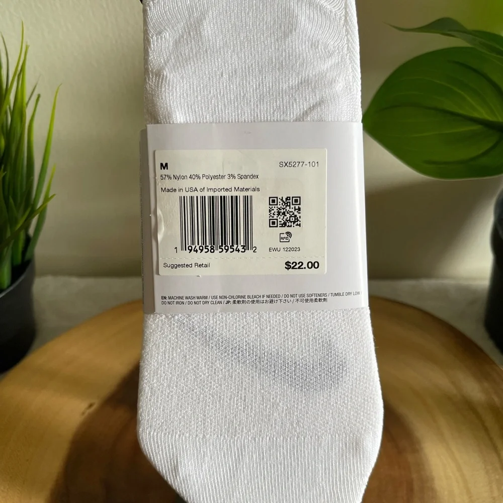 Nike Everyday Plus Lightweight Footie Socks 3-Pack size (Women’s foot size 6-10) - Picture 3 of 10